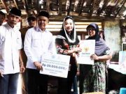Terima Bantuan RTLH dari Pemkab Brebes Rodiyah Menangis Haru
