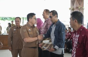 Apresiasi Pengabdian, Pemkot Magelang Serahkan Honorarium RT dan RW