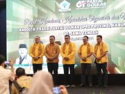 Golkar Konsolidasi Hingga Desa di Jateng & Intensifkan Bagi-bagi Sepatu Gratis Untuk Siswa Miskin