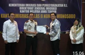 Kantor Imigrasi Wonosobo Raih Penghargaan Kualitas Layanan dari Menteri Imipas dan Ombudsman RI