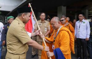Bikkhu Thudong 2026 Temui Taj Yasin di Semarang, Bawa Misi Perdamaia