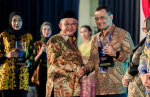 Gubernur Luthfi Terima Sederet Penghargaan Pendidikan dari Kementerian