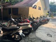 Polisi Gerebek Sabung Ayam di Bae Kudus, Pelaku Kabur, 14 Motor Disita