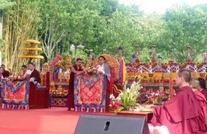 Umat Buddha dari Sejumlah Negara Melakukan Doa Bersama bagi Keselamatan Dunia