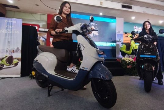 Indomobil Perkenalkan QT, Motor Listrik Desain Dalam Negeri Harga Terjangkau