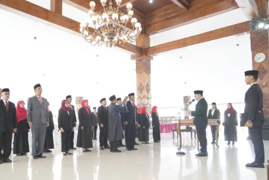 Perkuat Birokrasi Responsif, Wali Kota Lantik Pejabat Manajerial dan Fungsional