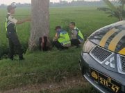 Berjalan di Pinggir Rel KA, ODGJ Berhasil Dievakuasi Petugas Kepolisian di Grobogan