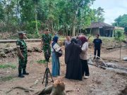 Pembuatan Sumur Bor TMMD Reguler Ke-128 di Desa Puro Jadi Tontonan Warga