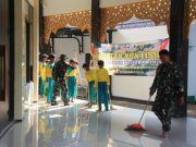 Program Non-Fisik, Satgas TMMD Gandeng Siswa SD Bersih-Bersih Sasar Tempat Ibadah