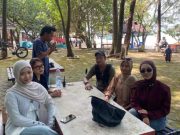 Menjemput Mimpi di Balik “Tenda Biru” Pulau Panjang