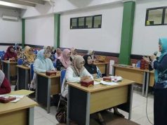 Pelatihan Pengelolaan Keuangan Dasar Anggota UKM Batik Tapak Dara Meteseh