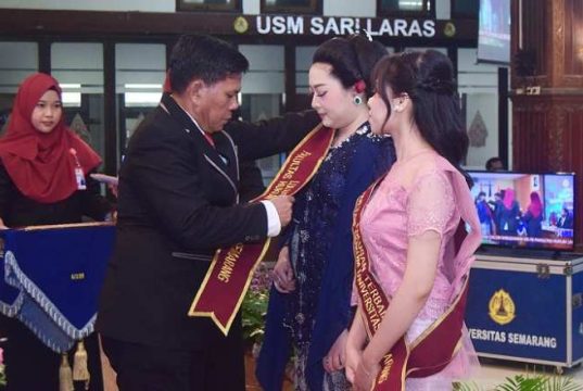 Dekan Fakultas Hukum USM Lepas 123 Calon Wisudawan