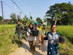 Emak-Emak dan Prajurit TMMD Bersatu, Desa Pelemgadung Jadi Tambah Hijau