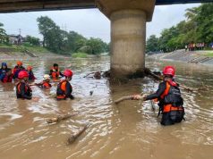 Tim SAR Gabungan Belum Temukan Pria Hanyut di Banjir Kanal Barat
