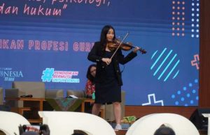 Marcella Violin dan Profesor Ferdy Ajak Mahasiswa PPG UKSW Cegah Bullying