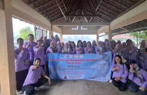 Kemeriahan Hardiknas Dabin III Satkordikcam Kembang di Pantai Prawean, Petik Hikmah dari “Kain Terbang“