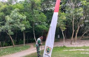Jelang Penutupan TMMD, Umbul-Umbul Berkibar di Lapangan Mbah Balak