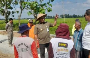 Bupati Sragen Tinjau Pembangunan Cor Blok Program TMMD Reguler Ke-128
