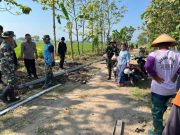 Begini Ketulusan Suwarti Suguhkan Makanan untuk Satgas TMMD dan Warga Desa Puro
