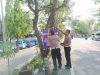 Gercep! Tekan Angka Kecelakaan, Satlantas Polres Grobogan Pasang Banner Keselamatan di Jalan A Yani