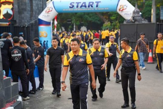 Semarak HUT Bhayangkara Ke-80, Personel dan Keluarga Besar Polda Jateng Olahraga Bersama