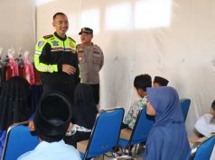 Polres Bantu Perlengkapan Sekolah 15 Siswa di Ayah