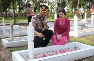HUT Ke-80 Bhayangkara, Polres Kebumen Ziarah ke TMP Bumi Wira Bhakti