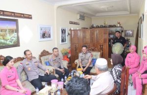 Polres Kebumen Kunjungi Purnawirawan dan Personel Sakit