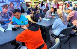 Pemeriksaan Kesehatan Gratis dan Membagikan Kacamata Secara Cuma-cuma
