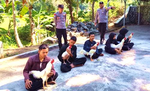 Tes Jago Menghadapi Pengukuhan Warga Baru di Bulan Sura