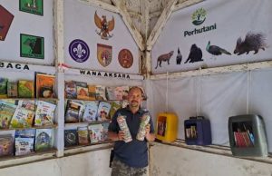 Sulap Rumah Dinas Menjadi Ruang Belajar, KRPH Batealit Kenalkan Literasi dan Kelestarian Hutan