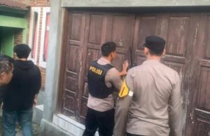 Rumah Gelap dan Terdengar Lemparan Benda, Polisi Berhasil Evakuasi ODGJ Usai Laporan 110 dari Adiknya