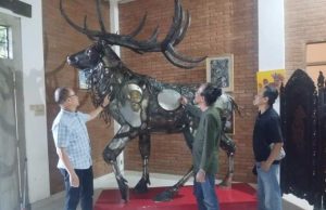 Karya Seni Patung Tri Suharyanto : Membaca Bahasa Angin dari Tubuh Seekor Rusa Logam