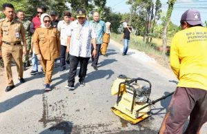 Warga Bernapas Lega, Gubernur Luthfi Targetkan Jalan Cepu-Randublatung Mulus Tanpa Lubang dan Tuntas Tahun Ini