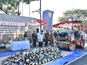 2.472 Botol Miras Dimusnahkan, Simulasi Pemadaman Api Meriahkan HUT Satpol PP, Damkar, dan Satlinmas di Kabupaten Purworejo