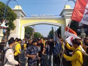 Aksi Aliansi Mahasiswa Tegal Raya Ajukan 6 Tuntutan