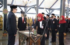 Lantik 61 Pejabat Manajerial dan Kepala Sekolah, Wabup Dion Tekankan Semangat Kolaborasi, Integritas dan Inovasi