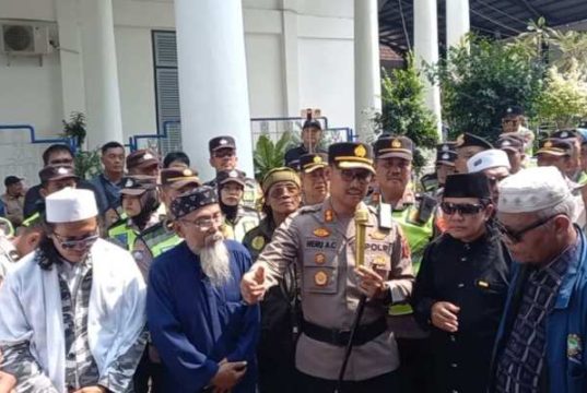 Warga Margadana Tolak Keberadaan Tempat Hiburan Malam Helen’s Night Mart di Kota Tegal