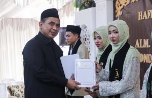 Gus Yasin Keliling 3 Pesantren di Kendal dalam Sehari, Beri Tali Asih 25 Penghafal Al-Qur’an