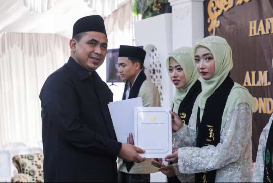 Gus Yasin Keliling 3 Pesantren di Kendal dalam Sehari, Beri Tali Asih 25 Penghafal Al-Qur’an