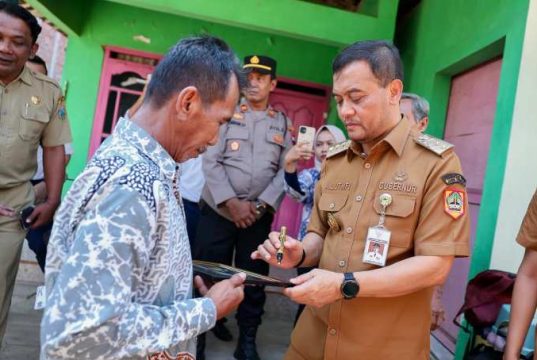 Seperempat Abad Menunggu Rumah Layak, Rasa Syukur Hadi Tumpah Saat Ahmad Luthfi Datang