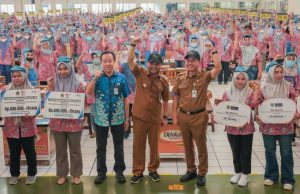 Gubernur Luthfi Salurkan BLT Cukai Tembakau Rp51 Miliar untuk 85 Ribu Pekerja