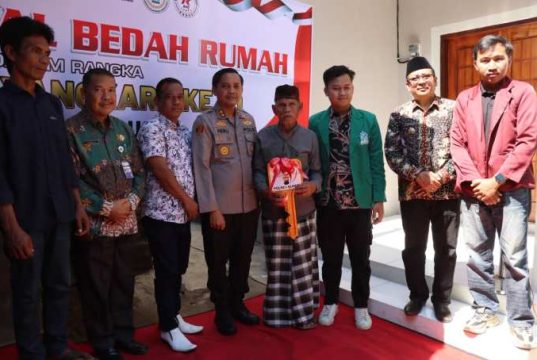 Sambut Hari Bhayangkara ke-80, Polres Kudus Bedah Rumah Warga Tak Mampu