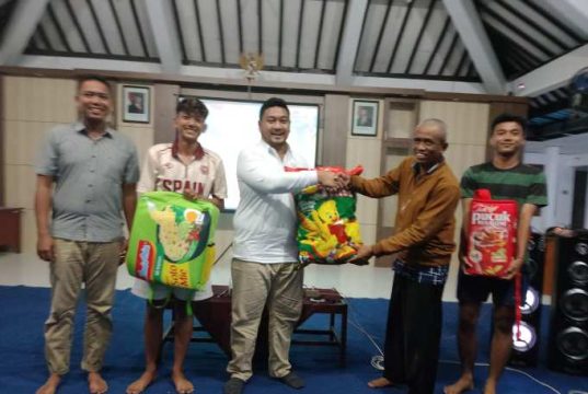 Dapat Lisensi, Anggota DPRD Kota Tegal Gelar Nobar Piala Dunia di Kantor Kelurahan