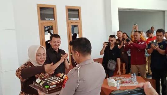 Tak Terduga! Forkopimda Grobogan Datangi Rumah Dinas Ketua DPRD Lusia Indah Artani, Berikan Kejutan Spesial
