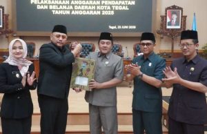 Wali Kota Tegal Sampaikan Raperda Pertanggungjawaban Pelaksanaan APBD 2025 di Rapat Paripurna DPRD