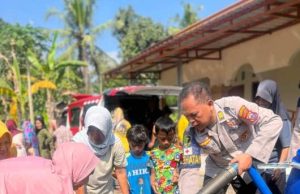 Polresta Magelang Salurkan Bantuan Air Bersih dan Tanam Bibit Pohon