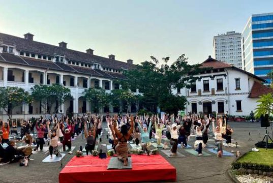 International Yoga Day di Lawang Sewu Gelar, Hadirkan Kesehatan dan Kebersamaan di Kawasan Heritage