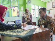 Wali Kota Magelang Ambilkan Rapor Zoya, Siswi Yatim SDN Rejowinangun 4