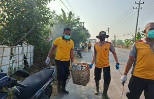 Polsek Gubug Peduli Sampah, Ratusan Kilogram Sampah Liar Diangkut dalam Aksi Kerja Bakti Hari Bhayangkara ke 80